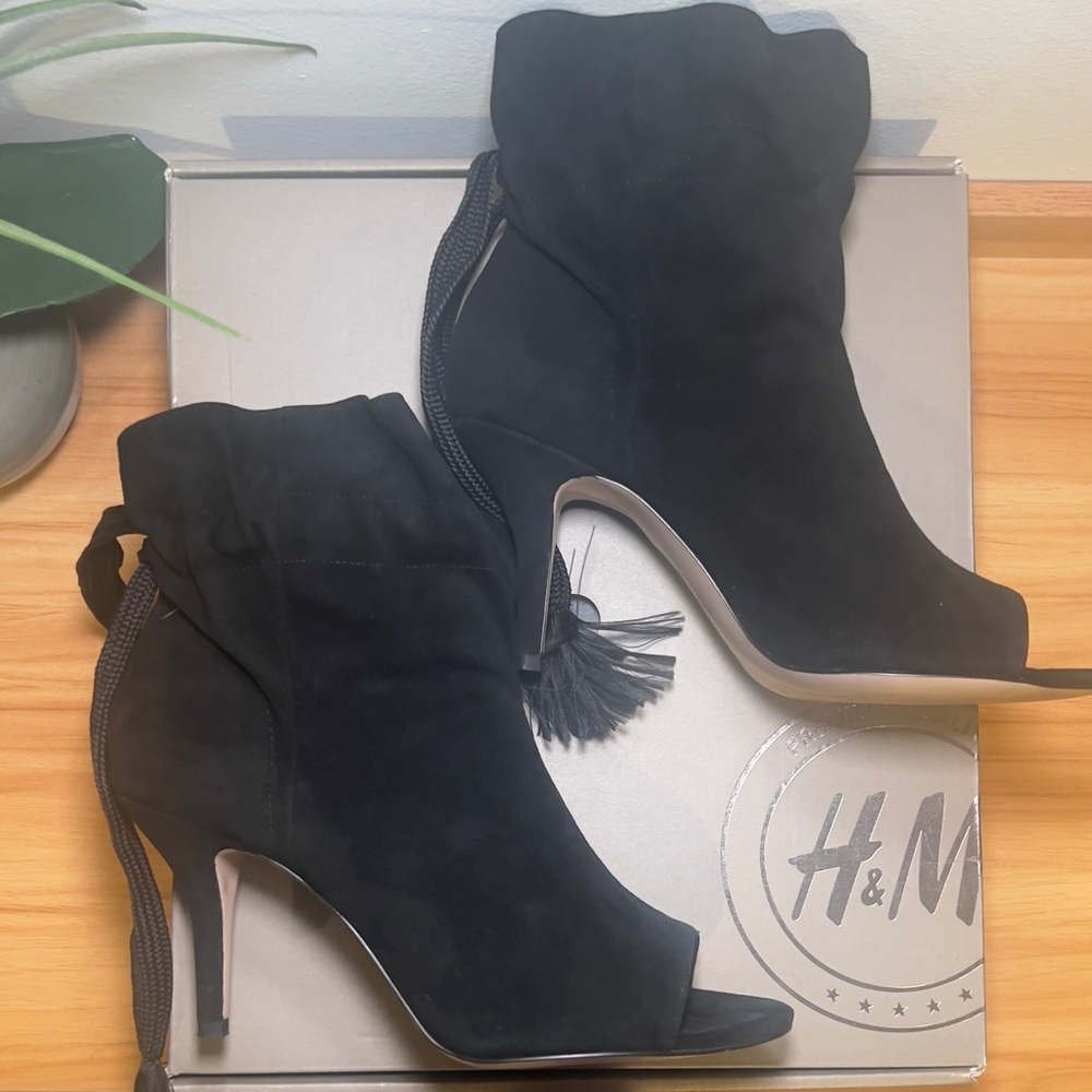 H&M Peep toe Bootie